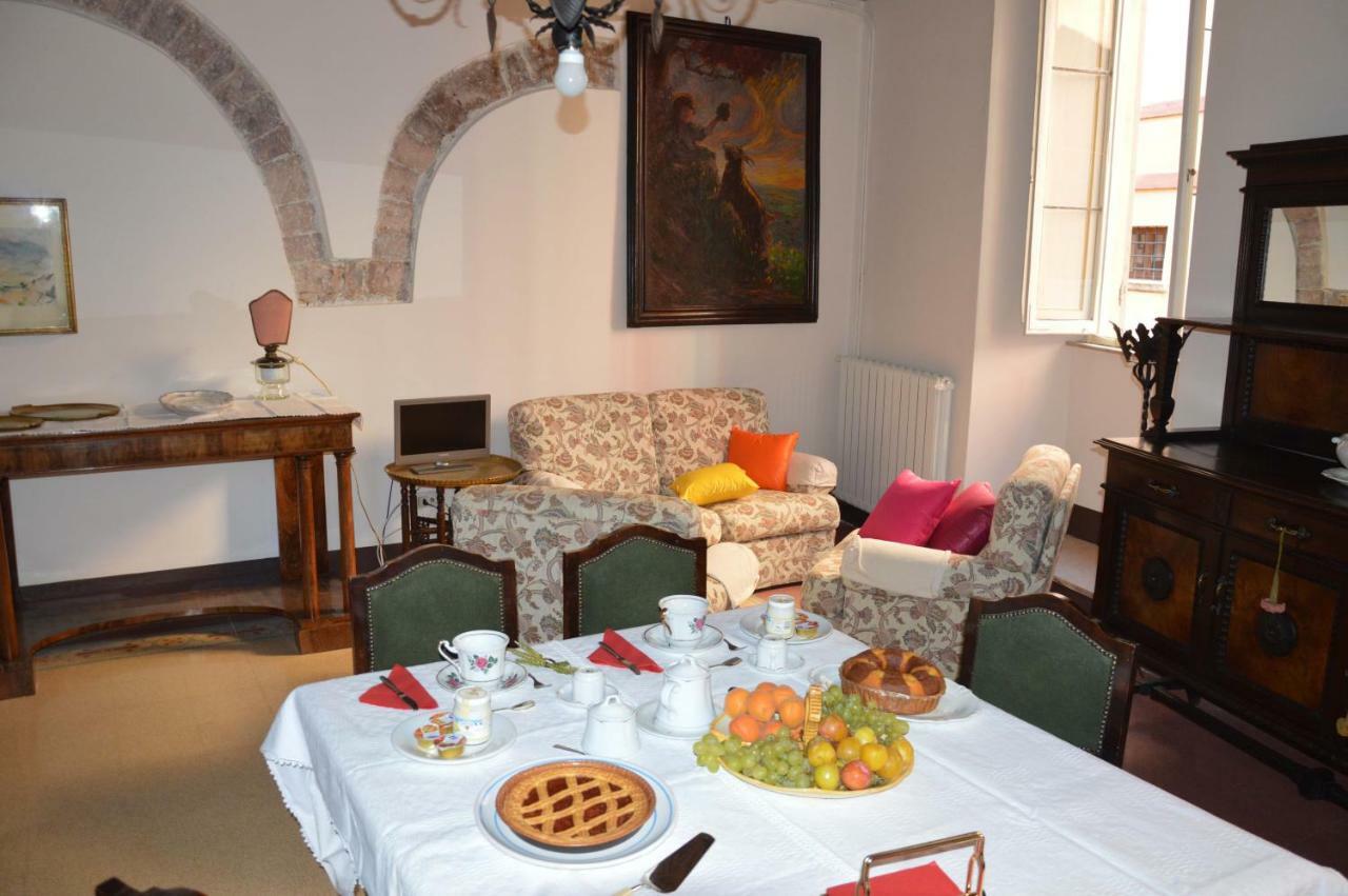 Casa Ciri Bed & Breakfast Foligno Exterior foto